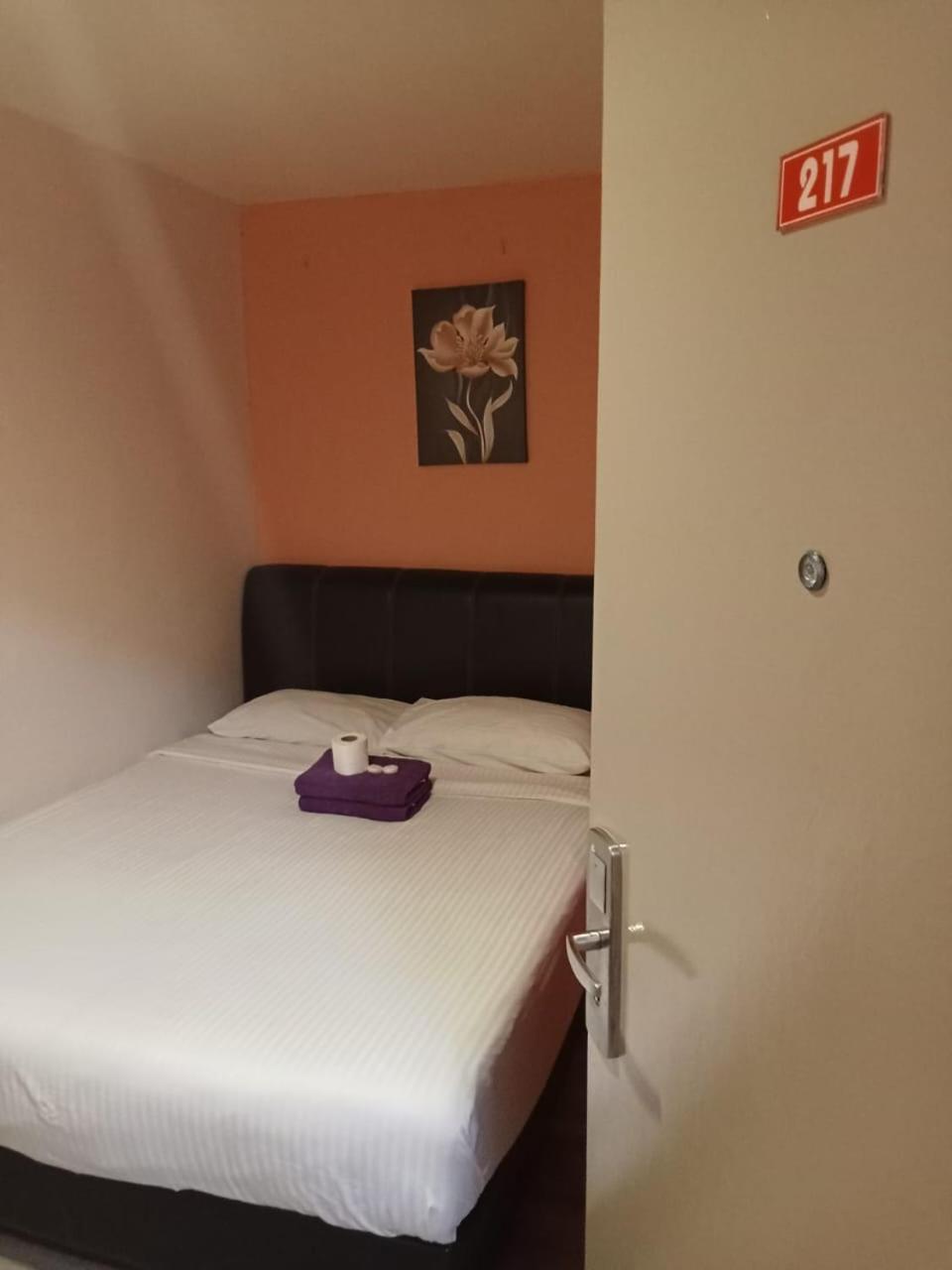 33 Star Hotel By The Awinka Group Of Management Kuala Lumpur Luaran gambar